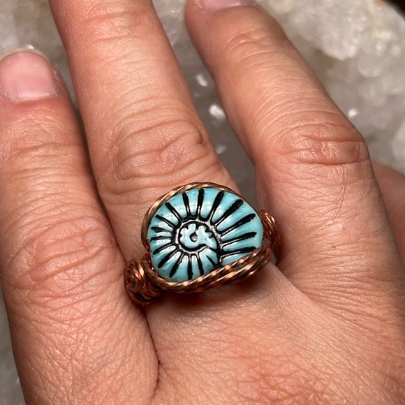 Uranium Czech Glass Nautilus coper wrapped ring💚 - Picture 3 of 12